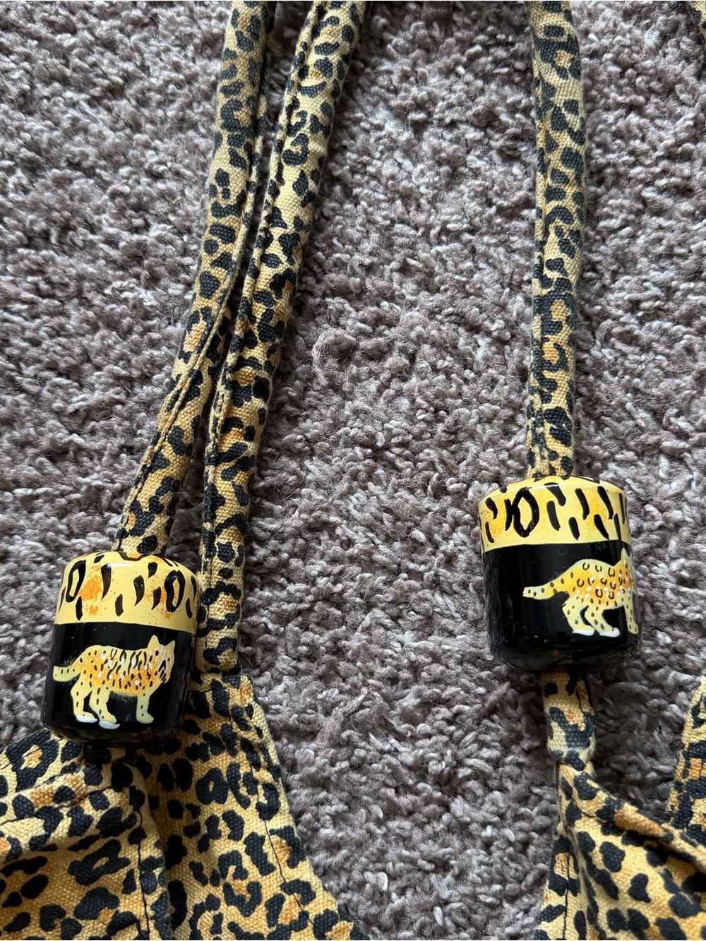 Rare Vintage Leopard Print Sequin Tote Bag With Wooden Charms - Picture 3 of 7